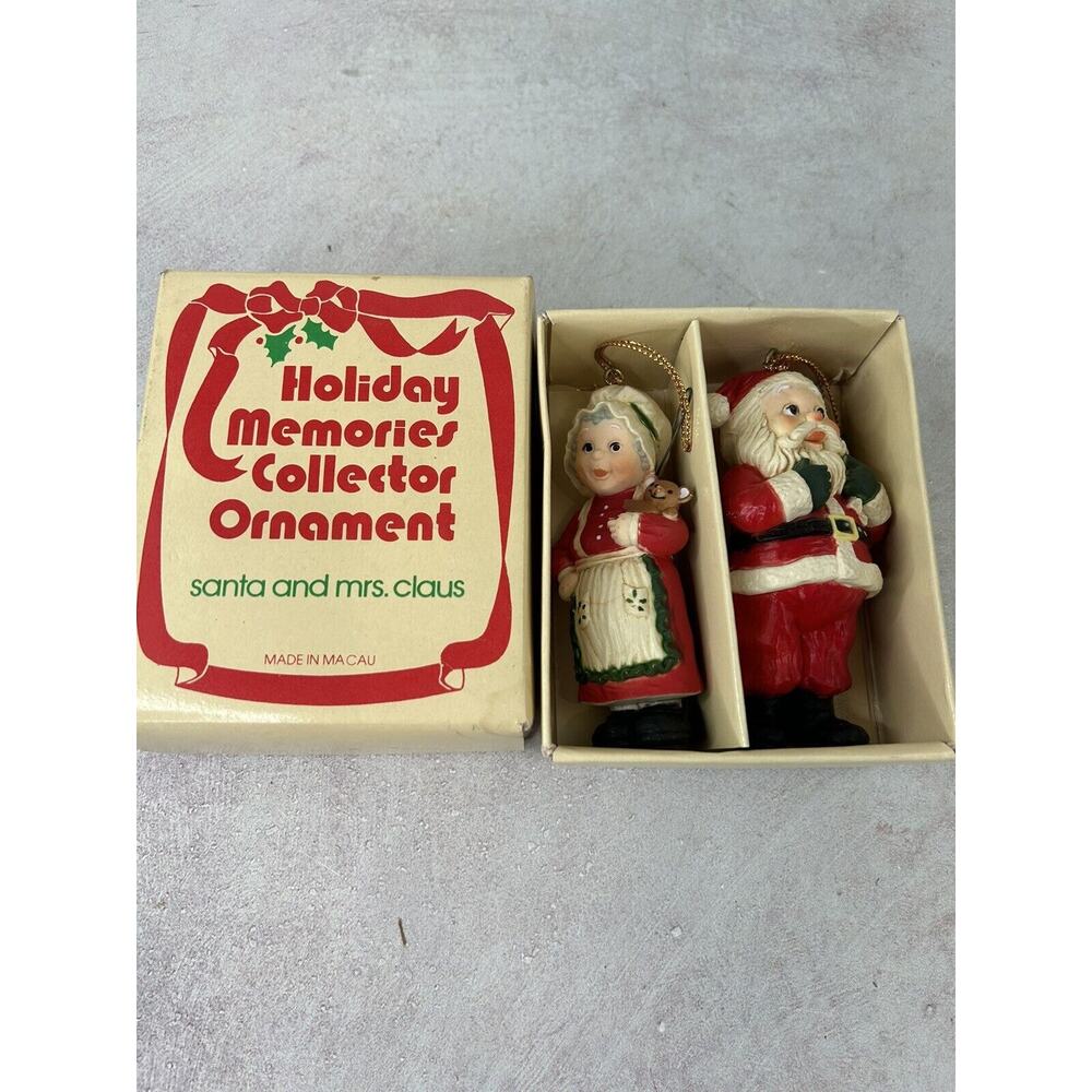 Vintage‎ Holiday Memories Collector Ornaments Santa & Mrs Claus Christmas Box